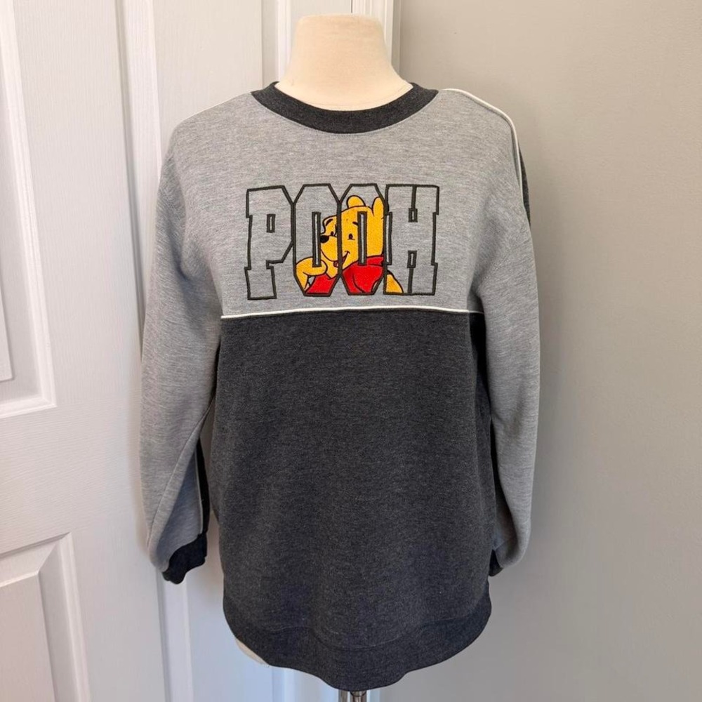 VINTAGE GREY 100 ACRE COLLECTION POOH BEAR CREWNECK‎ SWEATSHIRT